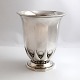 Lundin Antique 
präsentiert: 
Georg 
Jensen. 
Sterlingvase. 
Gundorph 
Albertus. 
Modell 465. 
Höhe cm. 
Hergestellt ...