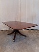 One pillar 
table
 Kr. 1200,-