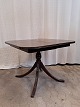One pillar 
table
 Kr. 2100,-