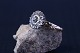 Elegant 
damering i 8 
Karat hvidguld, 
stemplet 333. 
...