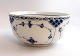 Lundin Antique 
præsenterer: 
Royal 
Copenhagen. 
Musselmalet 
Halvblonde. 
Lille skål. 
Model 593. 
Diameter 14,5 
cm. ...
