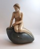 Royal Copenhagen. Porzellanfigur. Die kleine Meerjungfrau. Modell 150 (4431). 
Höhe 22 cm. (1 Wahl)
