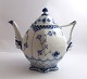 Royal Copenhagen. Musselmalet Volllspitze. Teekanne. Modell 143. Höhe 20 cm. 100 
cl. (1 Wahl).