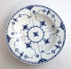 Lundin Antique 
præsenterer: 
Royal 
Copenhagen. 
Musselmalet, 
halvblonde. Dyb 
tallerken. 
Model 566. 
Diameter 21,5 
...