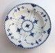 Lundin Antique 
præsenterer: 
Royal 
Copenhagen. 
Musselmalet, 
halvblonde. Dyb 
tallerken. 
Model 565. 
Diameter 24,5 
...