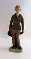 Bing & Gröndahl. Figur. Mädchen in Reitkleidung. Modell # 2369. Höhe 21 cm. (1 
Wahl)