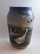 Royal 
Copenhagen. 
Porzellanvase 
mit Gänsemotiv. 
Modell ...