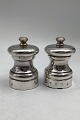 Danam Antik 
præsenterer: 
P H Vogel 
& Co, 
Birmingham, 
England 
Sterling Sølv 
Salt & 
Peberkværn Sæt
