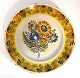 Lundin Antique 
præsenterer: 
Kellinghusen.
 Fajance fad. 
Diameter 30,3 
cm. Med meget 
små kanthak.