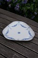 Empire porcelæn, trekantede fade nr. 40