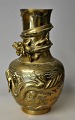 Pegasus – Kunst 
- Antik - 
Design 
præsenterer: 
Kinesisk 
bronze vase, 
20. årh.