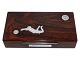 Antik K 
presents: 
DBU 
memorabilia
Rosewood box 
with silver and 
soccer player 
from 1964