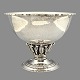Antik 
Damgaard-
Lauritsen 
præsenterer: 
Georg 
Jensen; Skål i 
sterlingsølv, 
model nr. 180 B