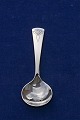 Antikkram 
præsenterer: 
Georg 
Jensen 
Jubilæumsske 
1872-1972 i 
sterlingsølv 
925S. Roeskeer 
13,5cm
