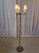 Antik Pjot præsenterer: Gulvlampe Kr. 600,-