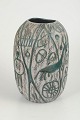 L'Art præsenterer: Mari Simmulson for Upsala Ekeby, "Hedenhös" vase.