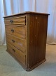 Antik Pjot præsenterer: Kommode Kr. 700,-