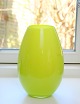 Sus Antik præsenterer: Limegrøn Cocoon vase, 21 cm. Holmegaard