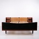 Osted Antik & Design præsenterer: Hans J. Wegner Dobbeltseng Model GE 701 i Teak med Sjeneflet for Getama, ...