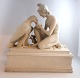 Lundin Antique præsenterer: Ganymedes med Jupiters ørn. Gips figur. Længde 38 cm. Højde 38 cm. Der er et afslag ...