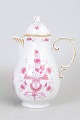 L'Art præsenterer: Hollóháza, kaffekande med rosa blomsterdekoration.