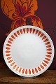 K&Co. præsenterer: Retro frokost tallerken fra Lyngby Porcelæn (Danild) fra 60érne.i mønsteret Orange Lotus...
