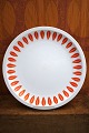 K&Co. præsenterer: Retro middags tallerken fra Lyngby Porcelæn (Danild) fra 60érne.i mønsteret Orange Lotus...