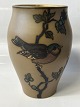Antik Huset præsenterer: Vase fra L. Hjorth med fugle motiv, Højde 13,5 cm