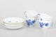 L'Art præsenterer: Royal Copenhagen Blå Blomst kaffekopper med underkopper, sæt med fire.