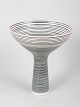 L'Art præsenterer: Mari Simmulson for Upsala Ekeby, vase.