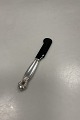 Danam Antik præsenterer: Georg Jensen Sterling Sølv Konge Kaviarkniv med blad af horn No. 67