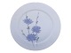 Antik K præsenterer: Royal CopenhagenArt Nouveau frokosttallerken med blå kornblomst 21,5 cm.