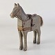 Kinnerup Antik & Porcelæn præsenterer: Hest med tøjlertræ11,5 cm
