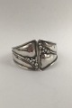 Danam Antik præsenterer: Jacob Hull Forsølvet Metal Armring (Hængslet)