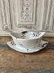 Karstens Antik præsenterer: Royal Copenhagen sort mega riflet saucekande no. 563