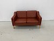 MR Retro Design præsenterer: Eksklusiv Mogens Hansen MH195 Sofa i Cognac Premium-læderBestående af ...
