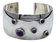 N.E. From sølvBred armring med lilla ametyster fra ca. 1950-1960