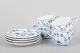 L'Art præsenterer: Royal Copenhagen Musselmalet Riflet, sæt med fire kaffekopper med underkopper.