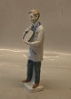 Klosterkælderen præsenterer: Frisør med spejl 25 cm Professionsfigur stemplet med Krone S