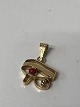 Antik Huset præsenterer: Horus-øjet, med rød koral Vedhæng / Charms i 14 karat guld.Højde 2,2 cm.