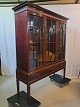 Antik Pjot præsenterer: Vitrineskab kr. 3800,-