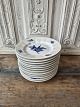 Karstens Antik præsenterer: Royal Copenhagen Blå Blomst kantet stor kagetallerken no. 8518 - 17,5 cm.
