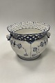 Danam Antik præsenterer: Royal Copenhagen Musselmalet Helblonde Jardinere No 1046
