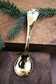 K&Co. præsenterer: Års juleske fra Georg Jensen (1971) i forgyldt sterlingsølv med emalje blomst...