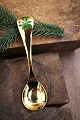 K&Co. præsenterer: Års juleske fra Georg Jensen (1975)i forgyldt sterlingsølv med emalje blomst.