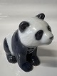 Antik Huset præsenterer: Royal Copenhagen figur, Siddende Panda.Dec. Nr. 234.Højde 9,0 cm.