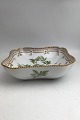 Danam Antik præsenterer: Royal Copenhagen Flora Danica Firkantet Skål No. 576 / 3510