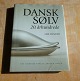 Antikkram præsenterer: Dansk sølv 20. århundrede af Lise Funder. Flot, illustreret bog på 239 sider.