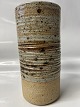 Antik Huset præsenterer: Keramik Vase cylinderformede med vandrette, indridsede riller Højde 21 cm.