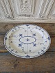 Karstens Antik præsenterer: Royal Copenhagen Musselmalet halvblonde stort fad No. 534 - 40 cm.
